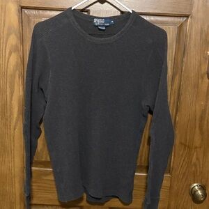Men’s thermal shirt made from a stretchy material.